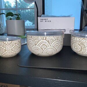 Short St_ries Set of 3 Food Storage Bowls with Lids (New)